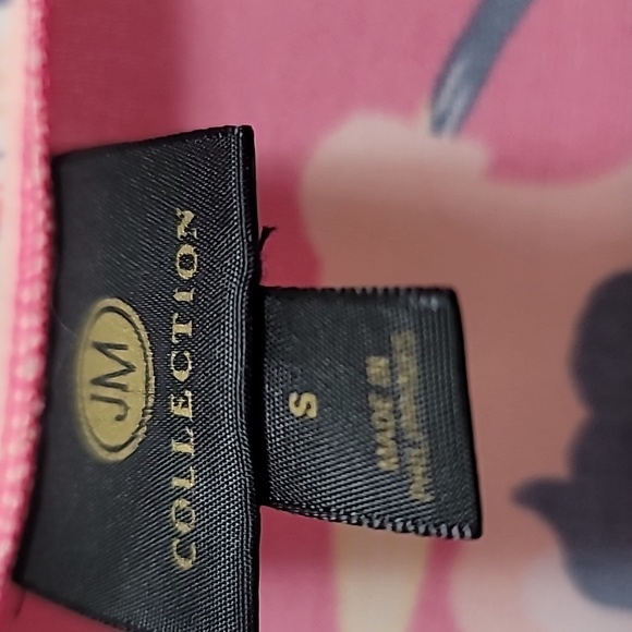 Cold Shoulder Top - Picture 2 of 8